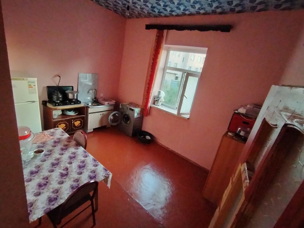 Bakı şəhəri Binəqədi rayonuda Ev satılır 3 otağ 1kuxna Hamam Tualet