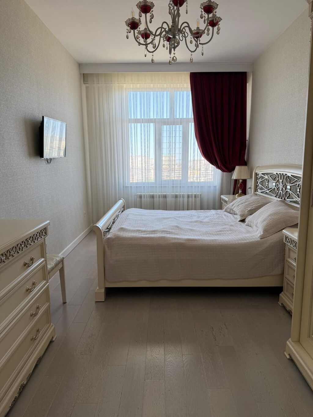 Mənzil – geniş mətbəx, yataq otağı və açıq balkondan şəhərə panoramik