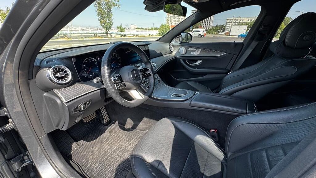 Mercedes-Benz E-Class: 2022 г., 2 л, Автомат, Бензин, Седан: фото 7