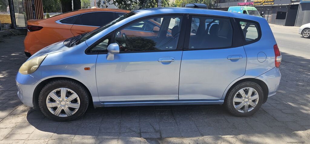 Honda Jazz: 2003 г., 1.3 л, Механика, Бензин, Хэтчбэк: фото 6