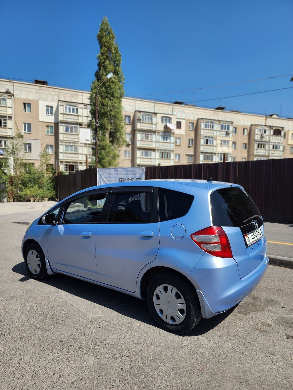 Honda Fit: 2008 г., 1.3 л, Вариатор, Бензин, Хэтчбэк: фото 3