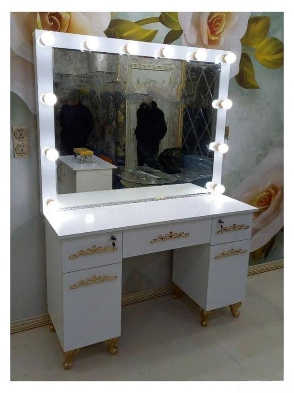 Salon mebeli Salon mebeli / makiyaj - saç stolu - fabrik istehsalı