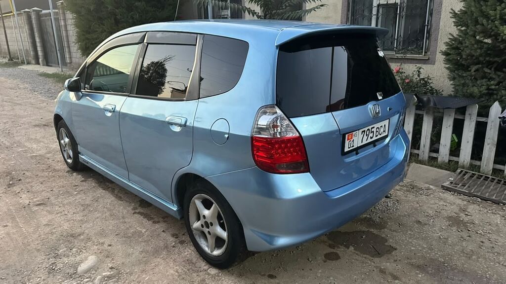 Honda Fit: 2003 г., 1.3 л, Автомат, Бензин, Хэтчбэк: фото 2