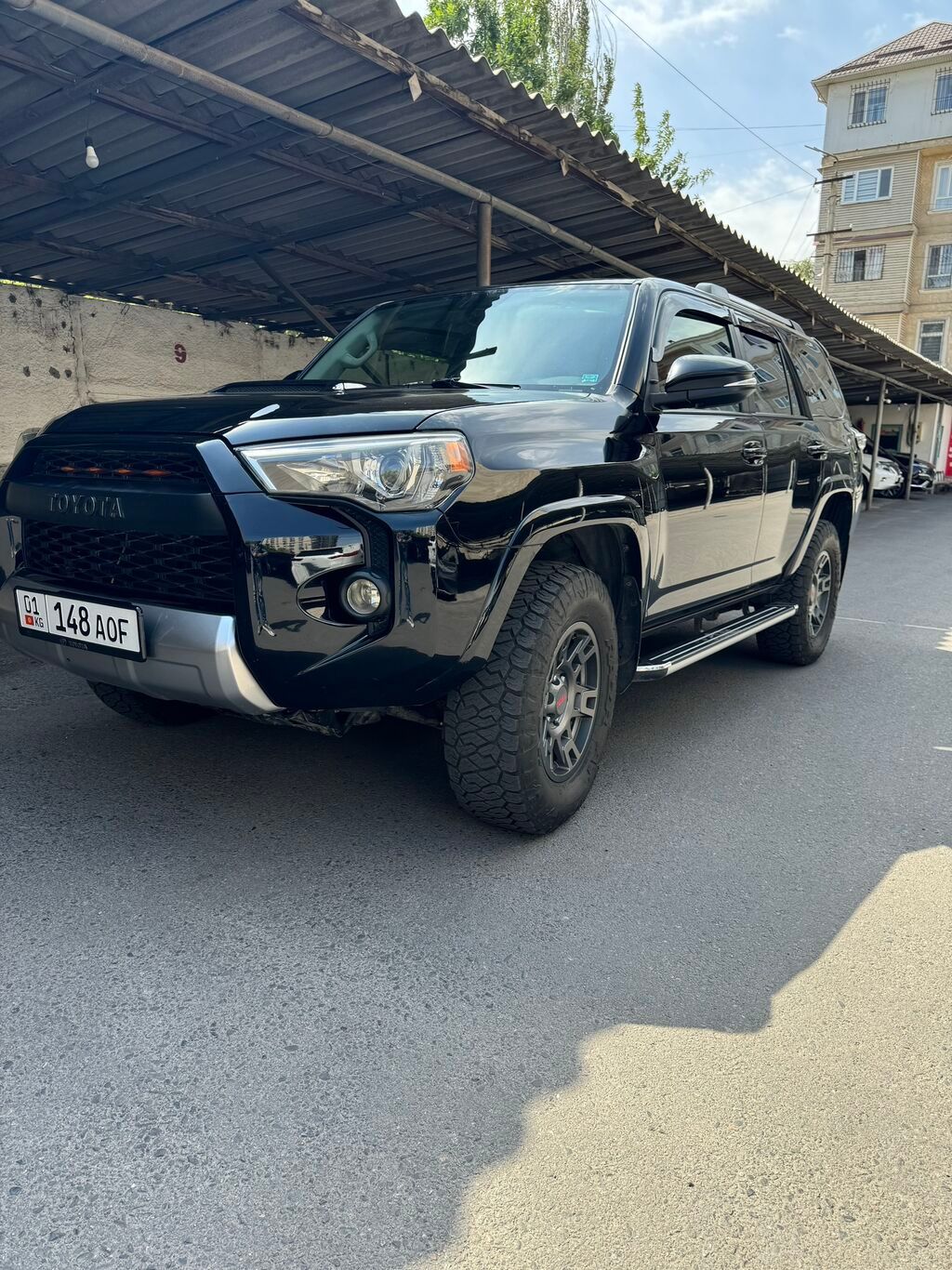 Toyota 4Runner: 2016 г., 4 л, Автомат, Бензин, Внедорожник: фото 1