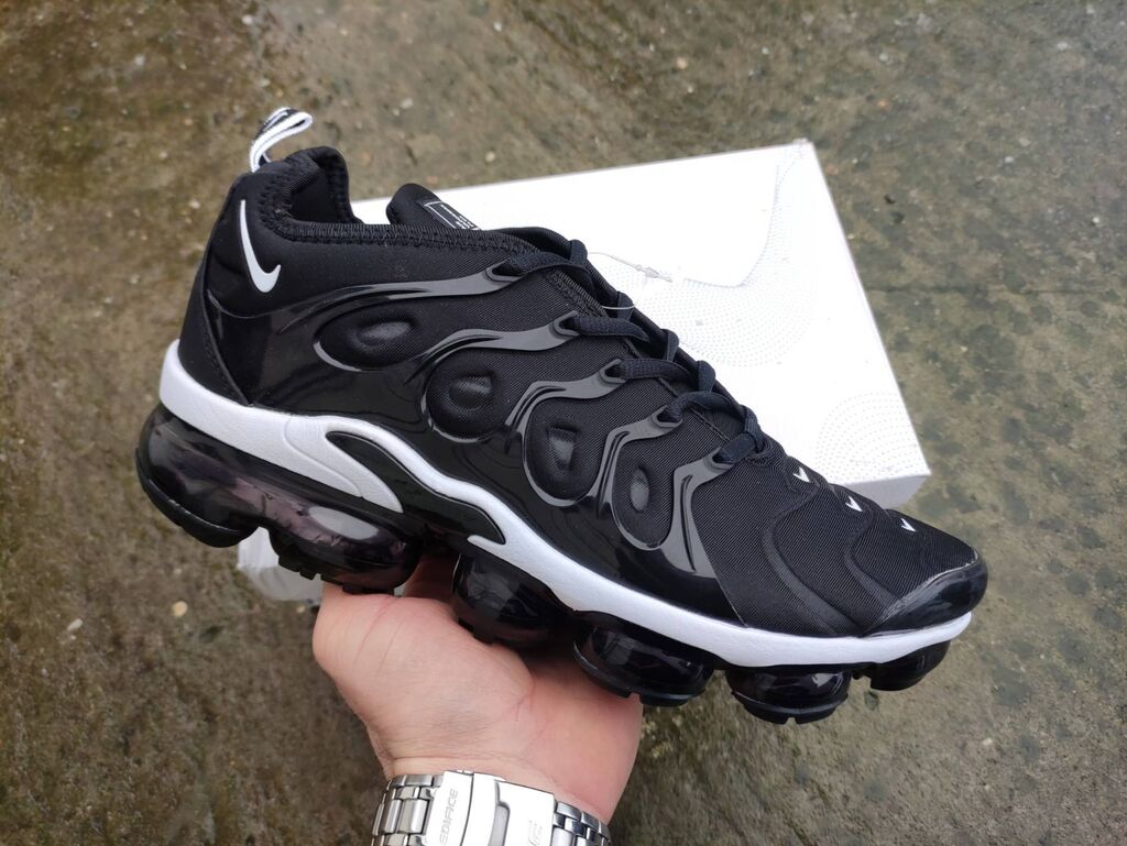 nike air vapormax plus mens black