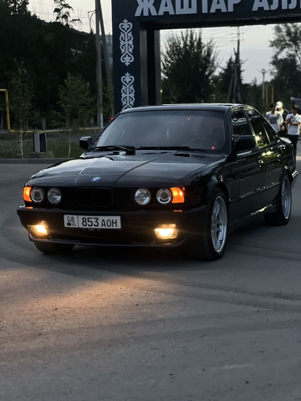 BMW 520: 1992 г., 2 л, Механика, Бензин, Седан: фото 3
