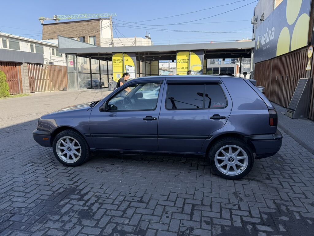 Volkswagen Golf: 1996 г., 1.8 л, Механика, Бензин, Хэтчбэк: фото 2