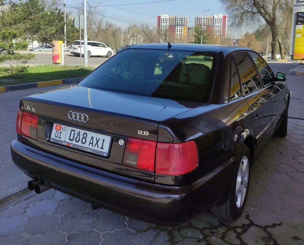Audi A6: 1995 г., 2 л, Механика, Бензин, Седан: фото 4