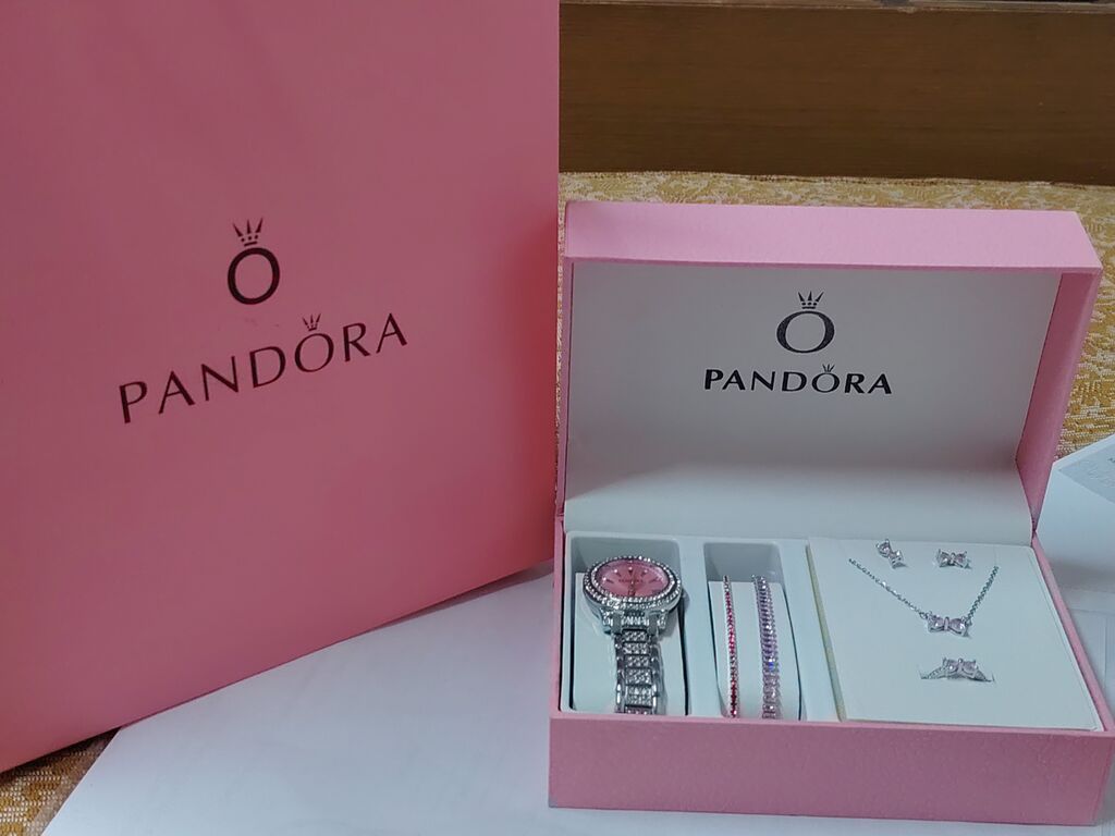 2000сом Набор украшений Pandora в подарочной коробке (розовый цвет