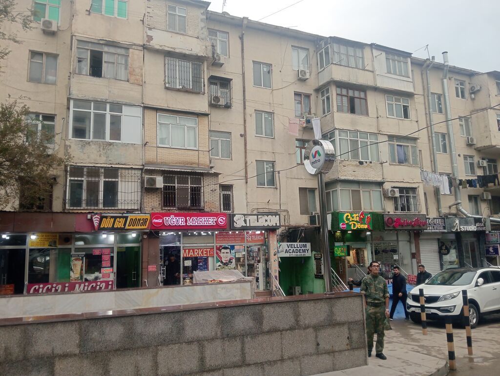 055_724_29_20. Eve oktyabr ayının 7 si baxmaq ve köçmək olar