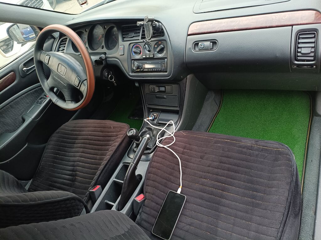 Honda Accord: 2001 г., 1.8 л, Механика, Бензин, Седан: фото 7