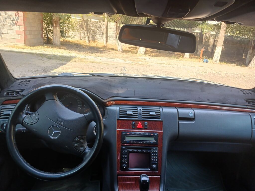 Mercedes-Benz E-Class: 2001 г., Седан: фото 7