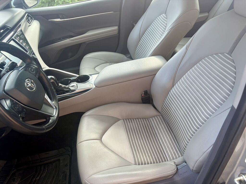 Toyota Camry: 2020 г., 2.5 л, Автомат, Бензин, Седан: фото 7