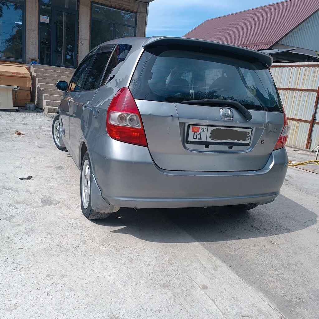 Honda Fit: 2003 г., 1.3 л, Вариатор, Бензин, Хэтчбэк: фото 2