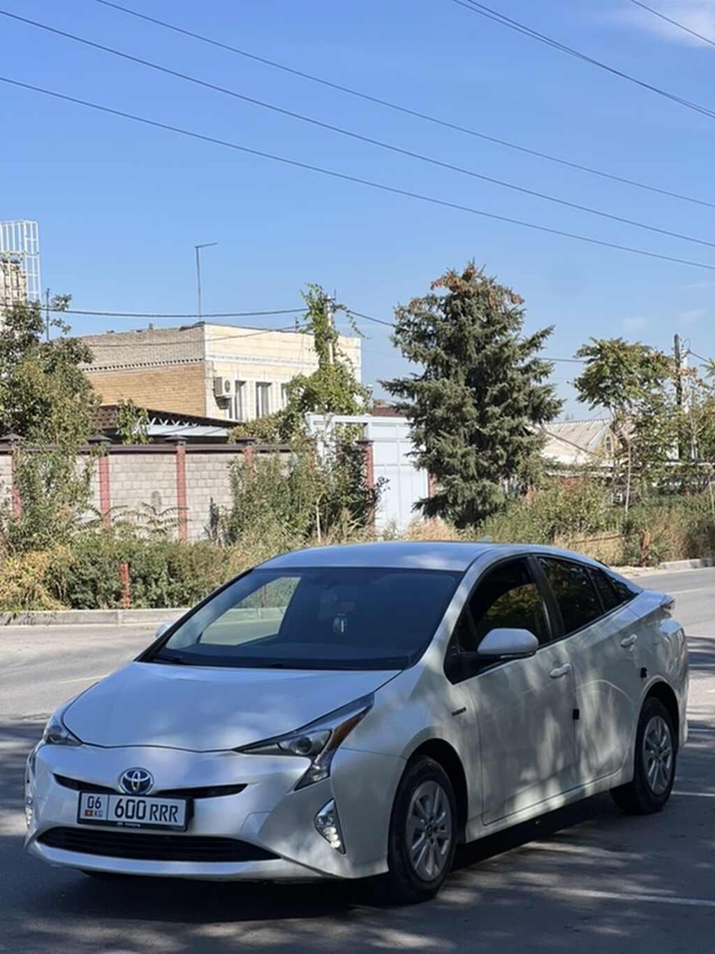 Toyota Prius: 2017 г., 1.8 л, Вариатор, Гибрид, Лифтбек: фото 2