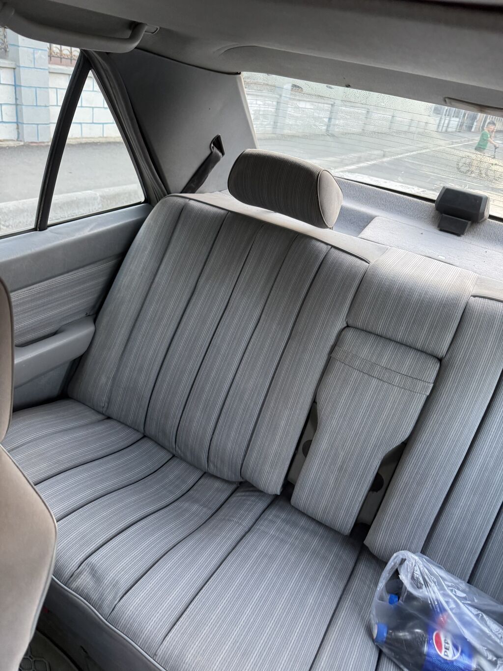 Mercedes-Benz E-Class: 1989 г., 2.3 л, Механика, Бензин, Седан: фото 8