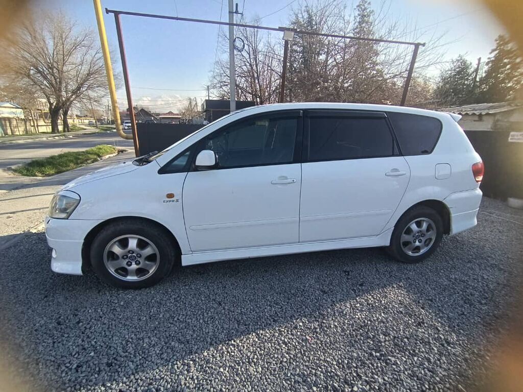 Toyota Ipsum: 2003 г., 2.4 л, Автомат, Газ, Минивэн: фото 3