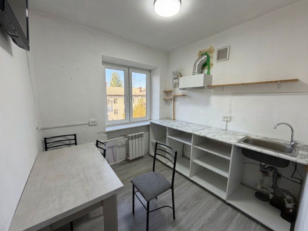 1 комната, 32 м², ул. Ахунбаева / Малдыбаева Хрущевка, 4 этаж, Евроремонт: фото 3