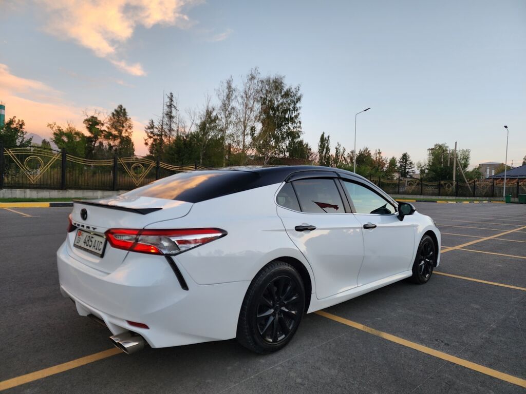 Toyota Camry: 2018 г., 2.5 л, Автомат, Бензин, Седан: фото 4