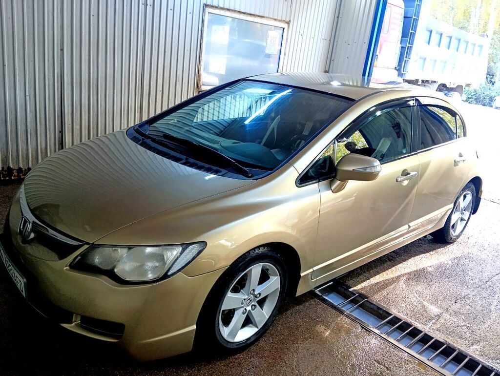 Honda Civic: 2007 г., 1.7 л, Автомат, Бензин, Седан: фото 2
