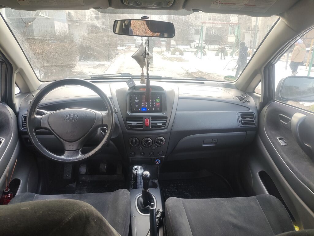 Suzuki Liana: 2003 г., 1.6 л, Механика, Бензин, Хэтчбэк: фото 6