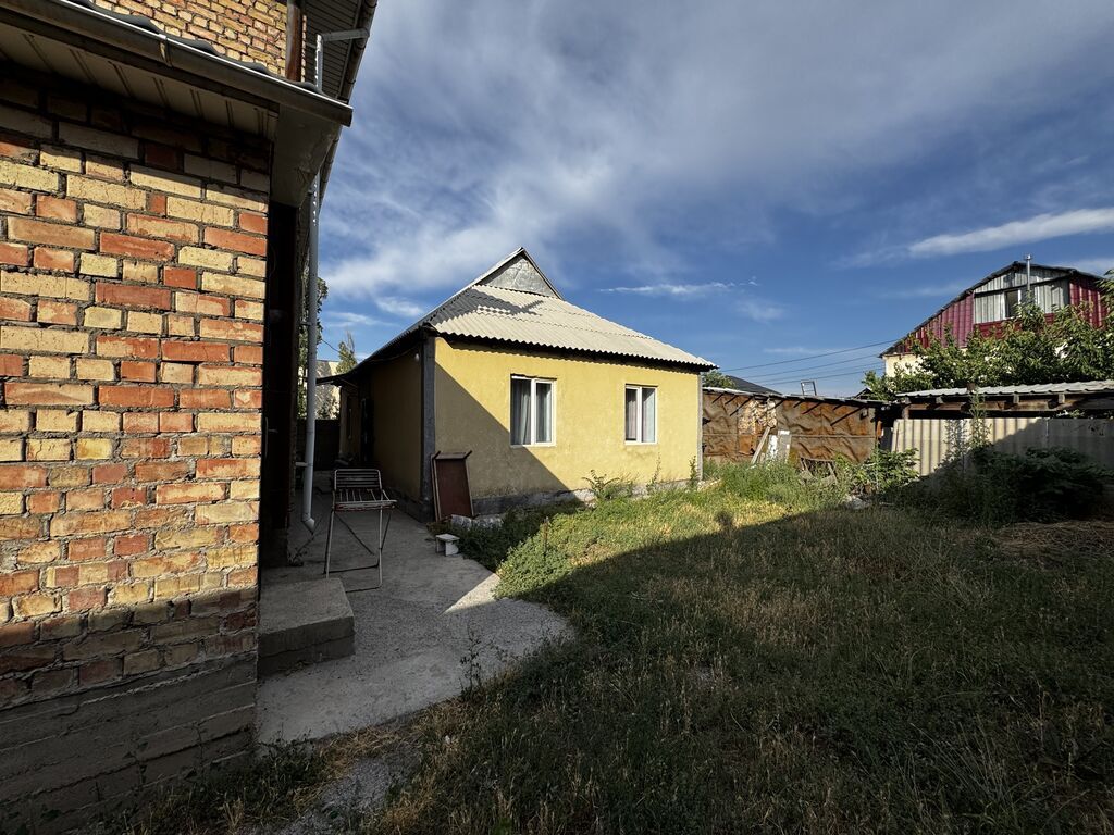 Срочно продаю двух этажный кирпичный дом +1 этажный дом, все на одном: фото 4
