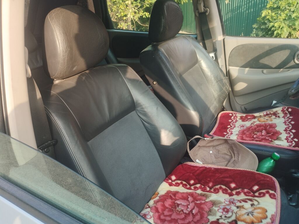 Nissan Almera Tino: 2002 г., 2 л, Вариатор, Бензин, Универсал: фото 3
