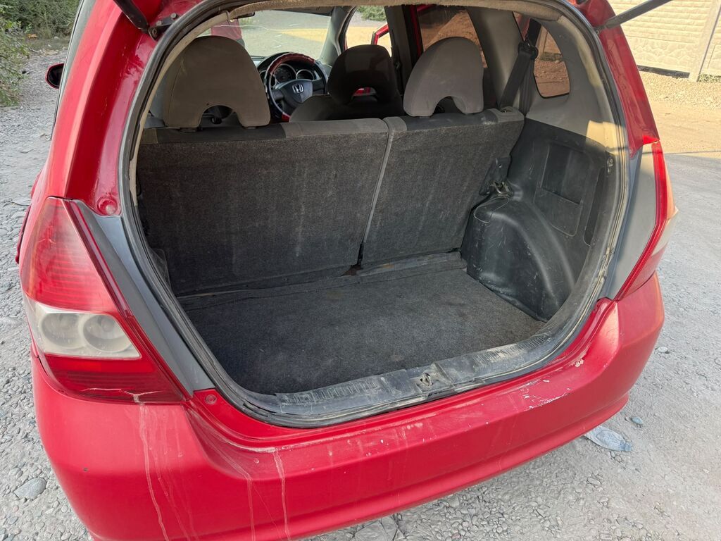 Honda Fit: 2002 г., 1.3 л, Автомат, Хэтчбэк: фото 6