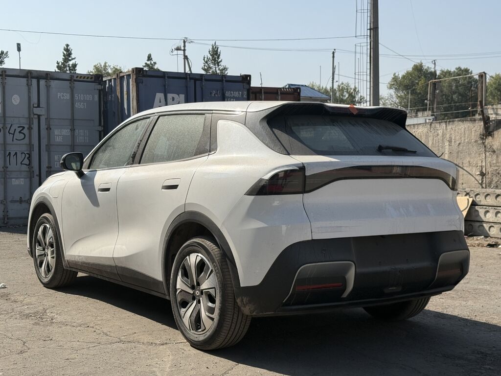 Новый электрокроссовер Changan Qiyuan Q05 2026 Белый кузов /: фото 8