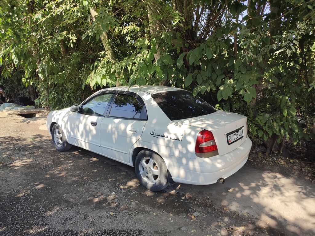 Daewoo Nubira: 1999 г., 1.5 л, Механика, Бензин, Седан: фото 2