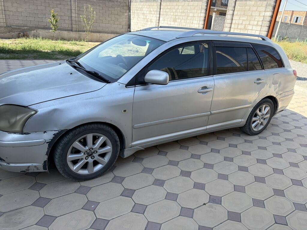 Toyota Avensis: 2003 г., 2 л, Автомат, Бензин, Универсал: фото 4