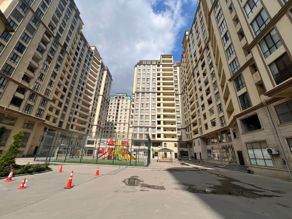 4 otaqlı, Yeni tikili, 93 kv. m