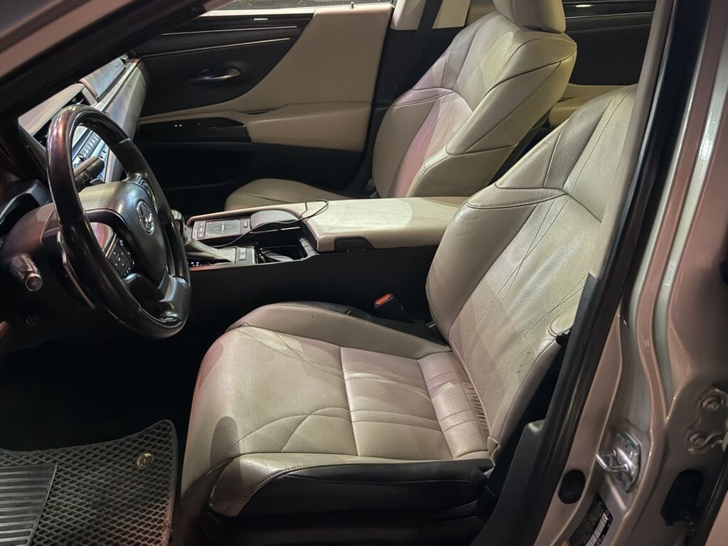 Lexus ES: 2019 г., 2.5 л, Автомат, Гибрид, Седан: фото 7