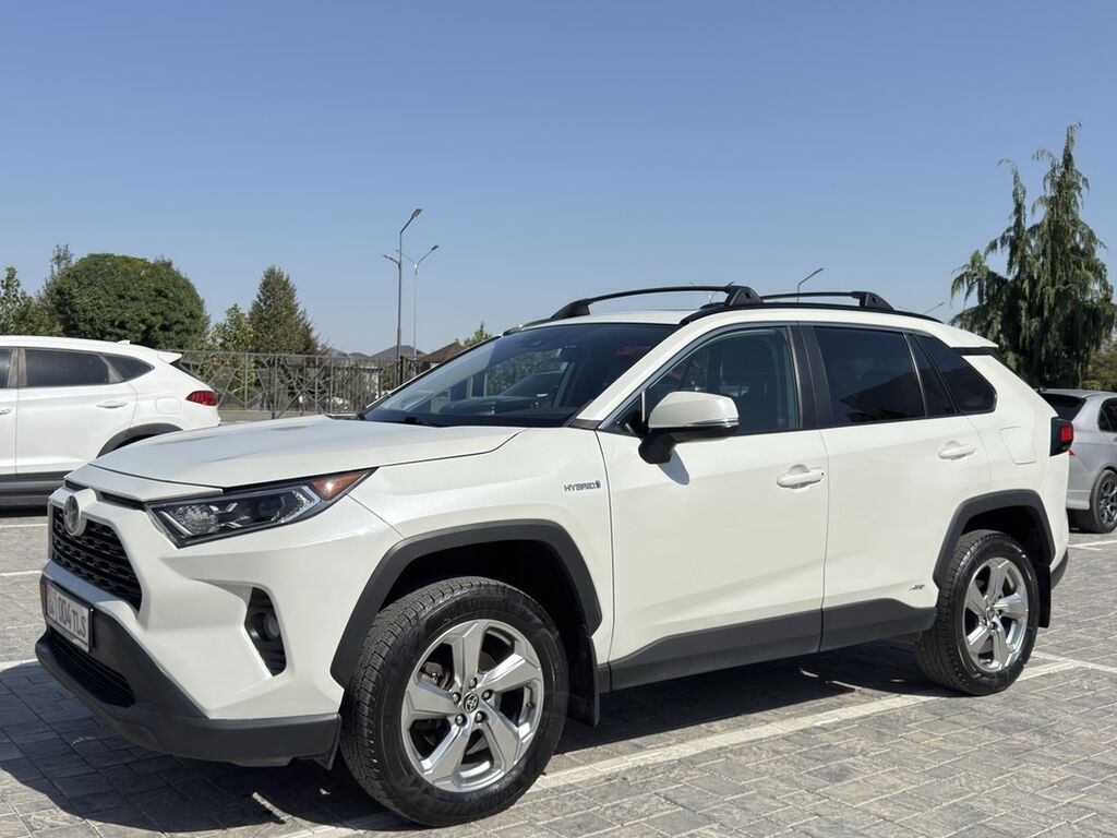 Toyota RAV4: 2021 г., 2.5 л, Автомат, Гибрид, Кроссовер: фото 1