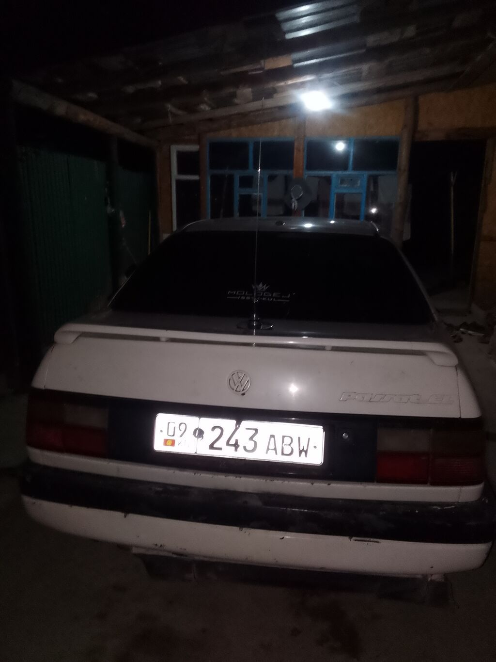 Volkswagen Passat: 1991 г., 1.8 л, Механика, Бензин, Седан: фото 3