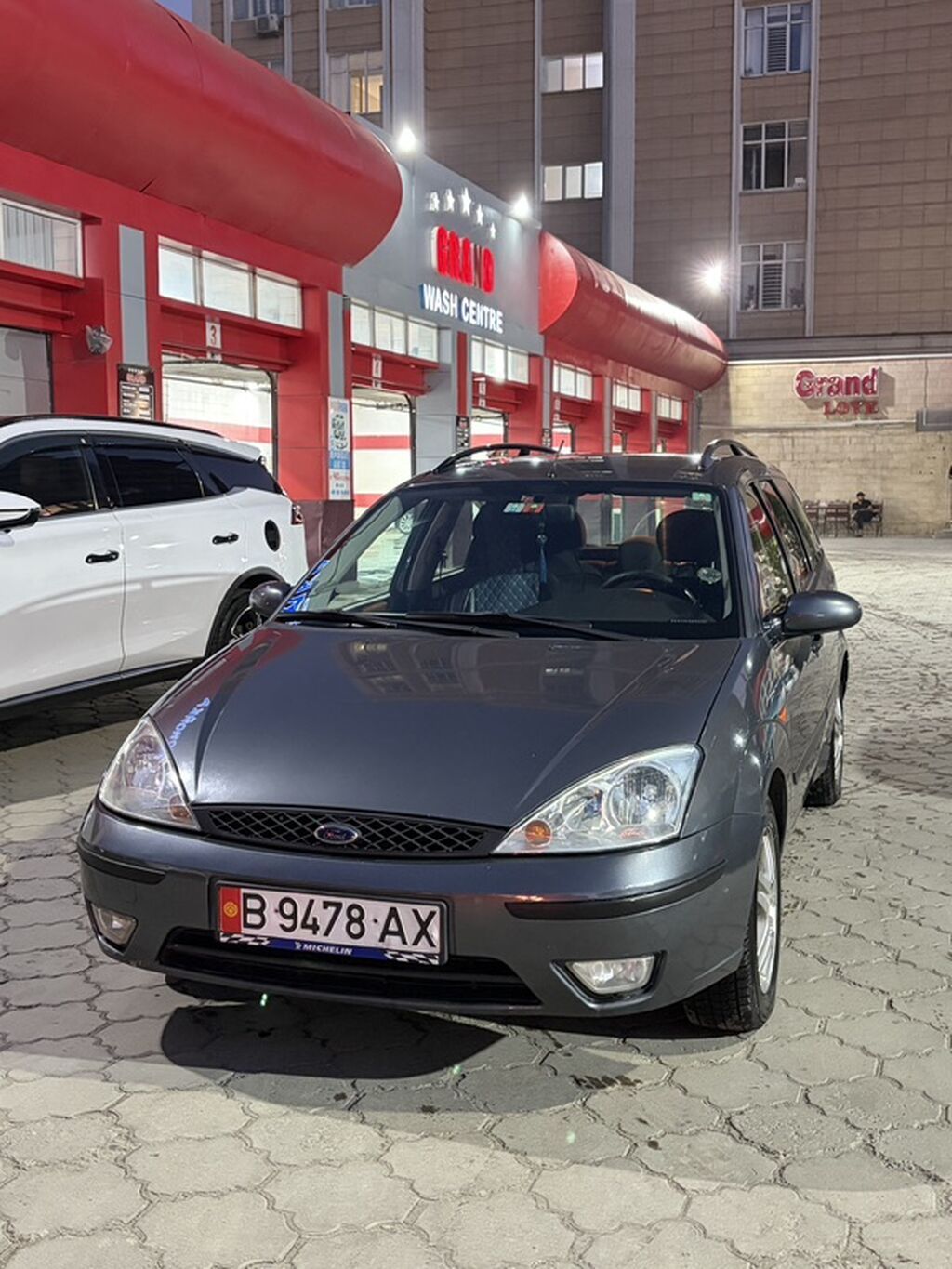 Ford Focus: 2003 г., 2 л, Механика, Бензин, Универсал: фото 2