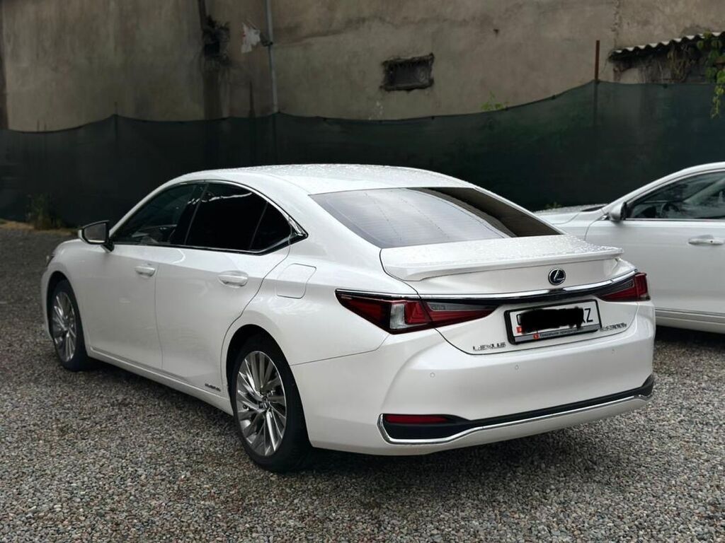 Lexus ES: 2019 г., 2.5 л, Вариатор, Гибрид, Седан: фото 4