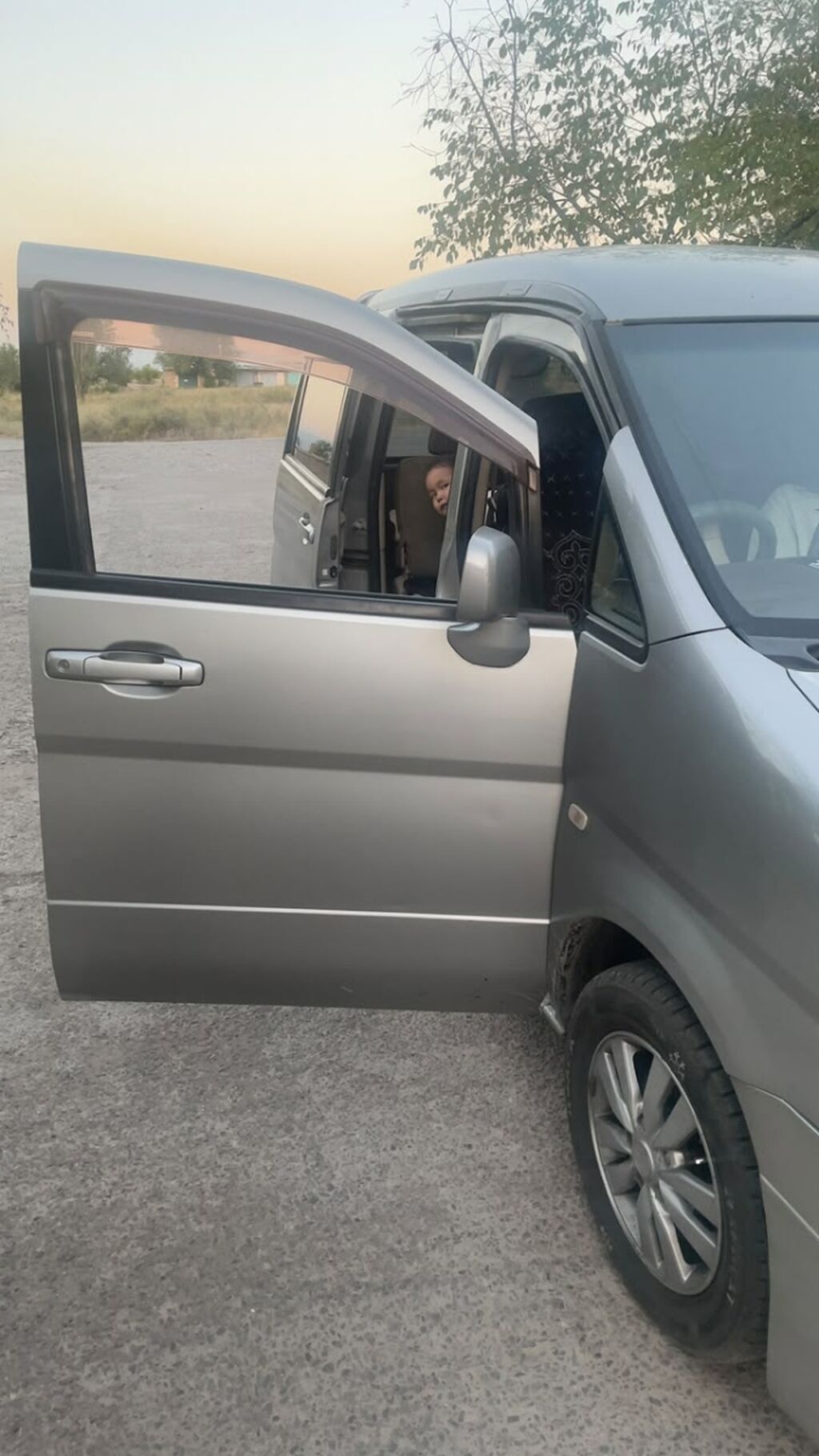 Nissan Serena: 2002 г., 2 л, Автомат, Минивэн: фото 6
