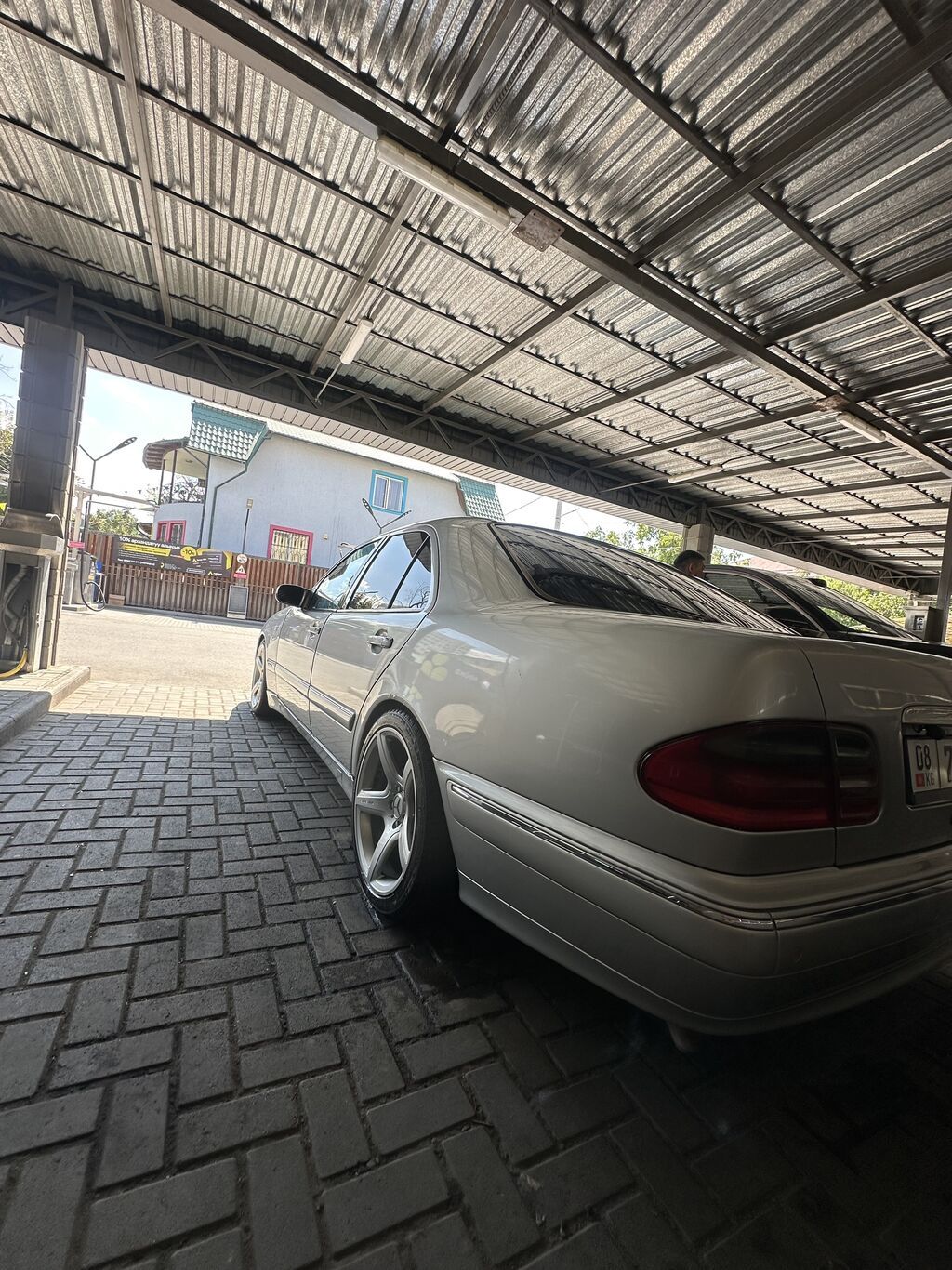 Mercedes-Benz E-Class: 2000 г., 4.3 л, Автомат, Бензин, Седан: фото 1