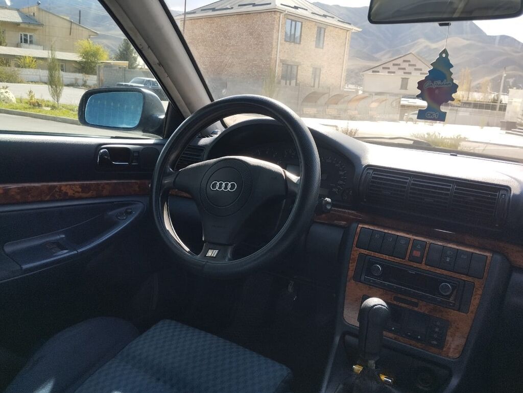 Audi A4: 1997 г., 2.4 л, Механика, Бензин, Универсал: фото 5