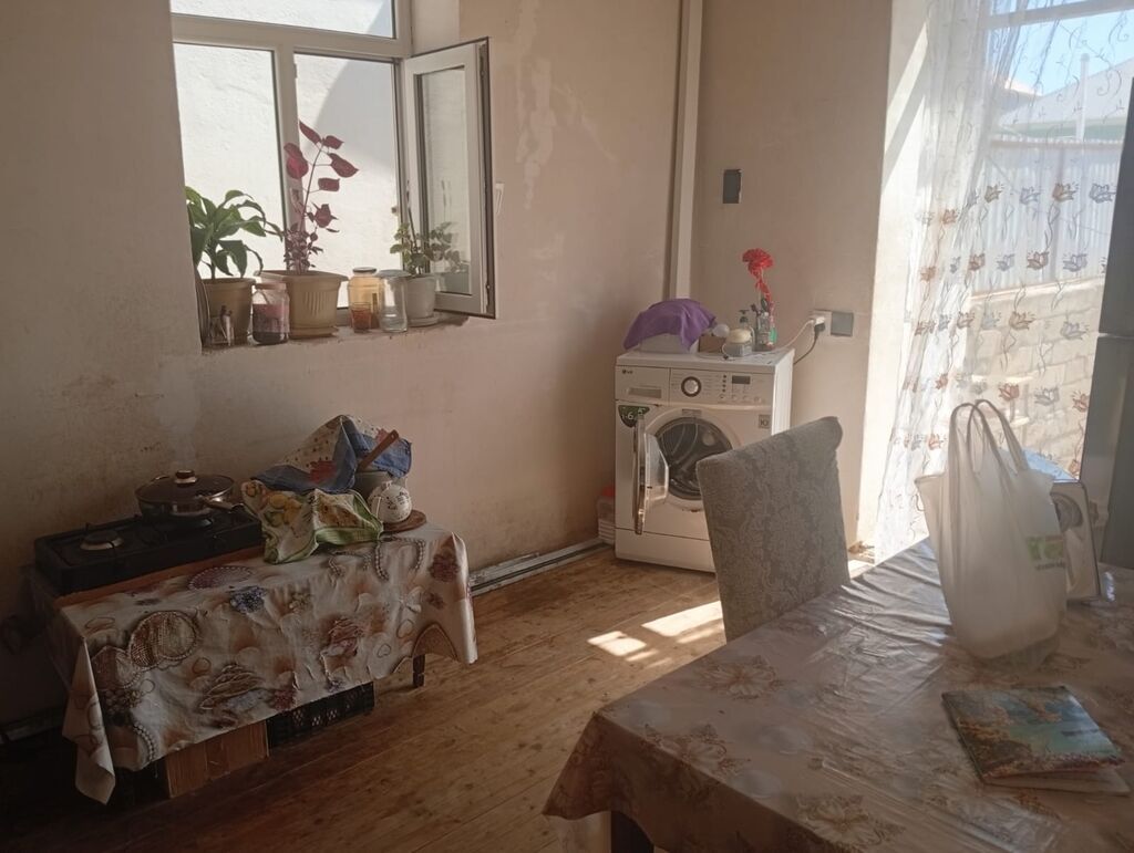 Binəqədi qəs. 3 otaqlı, 55 kv. m, Orta təmir