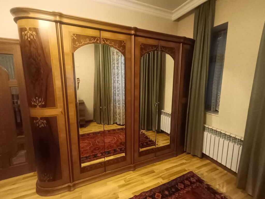 Şəhərin mərkəzində 28 May metrosuna yaxin kücədə ücotaqli əla təmirli