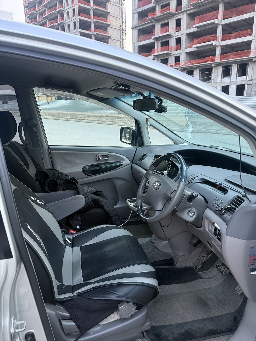 Toyota Estima: 2001 г., 2.4 л, Вариатор, Гибрид, Минивэн: фото 6