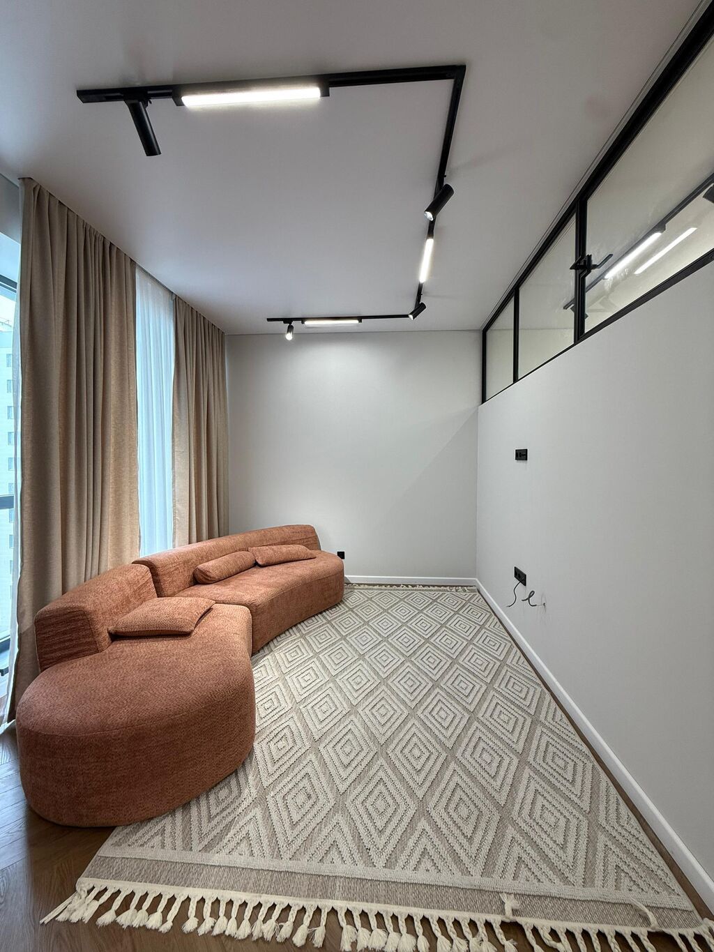 3 комнаты, 82 м², 10 мкр Элитка, 11 этаж, Дизайнерский ремонт: фото 5