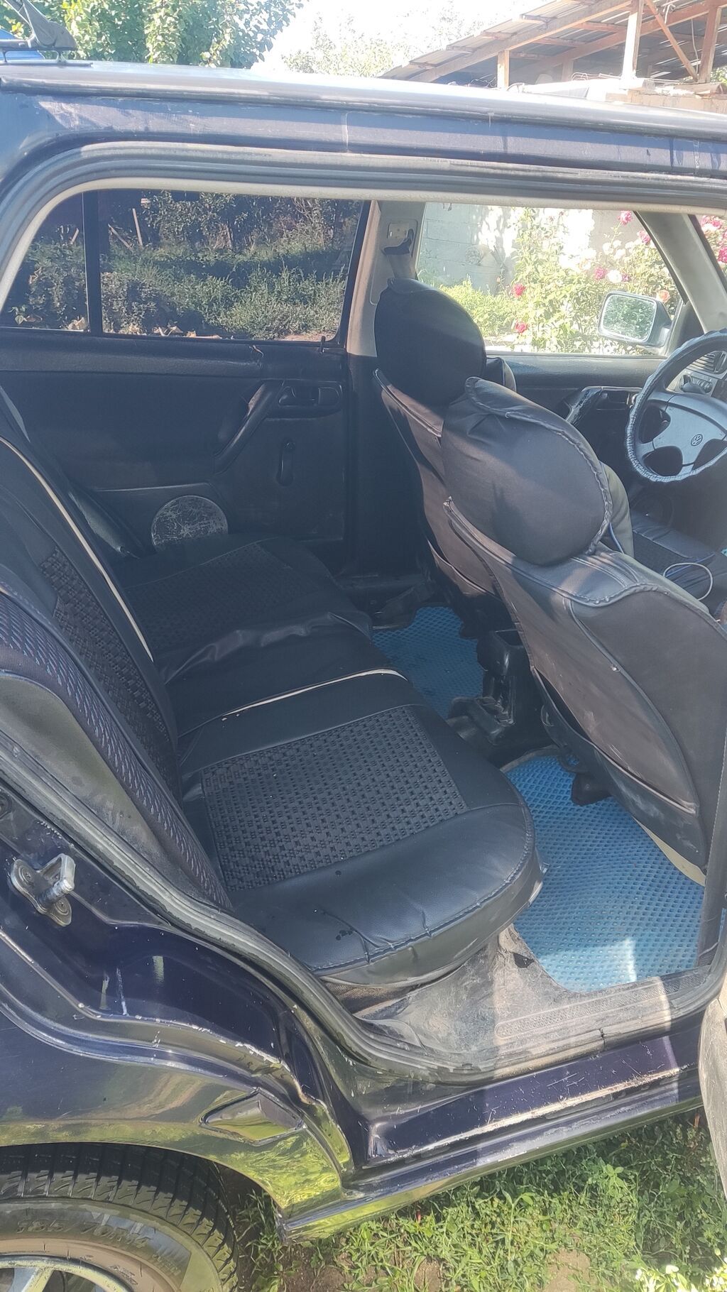 Volkswagen Vento: 1993 г., 1.8 л, Механика, Бензин, Седан: фото 7