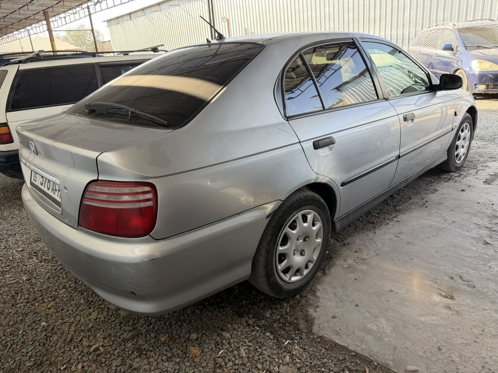 Honda Accord: 2002 г., 1.8 л, Механика, Бензин, Седан: фото 3