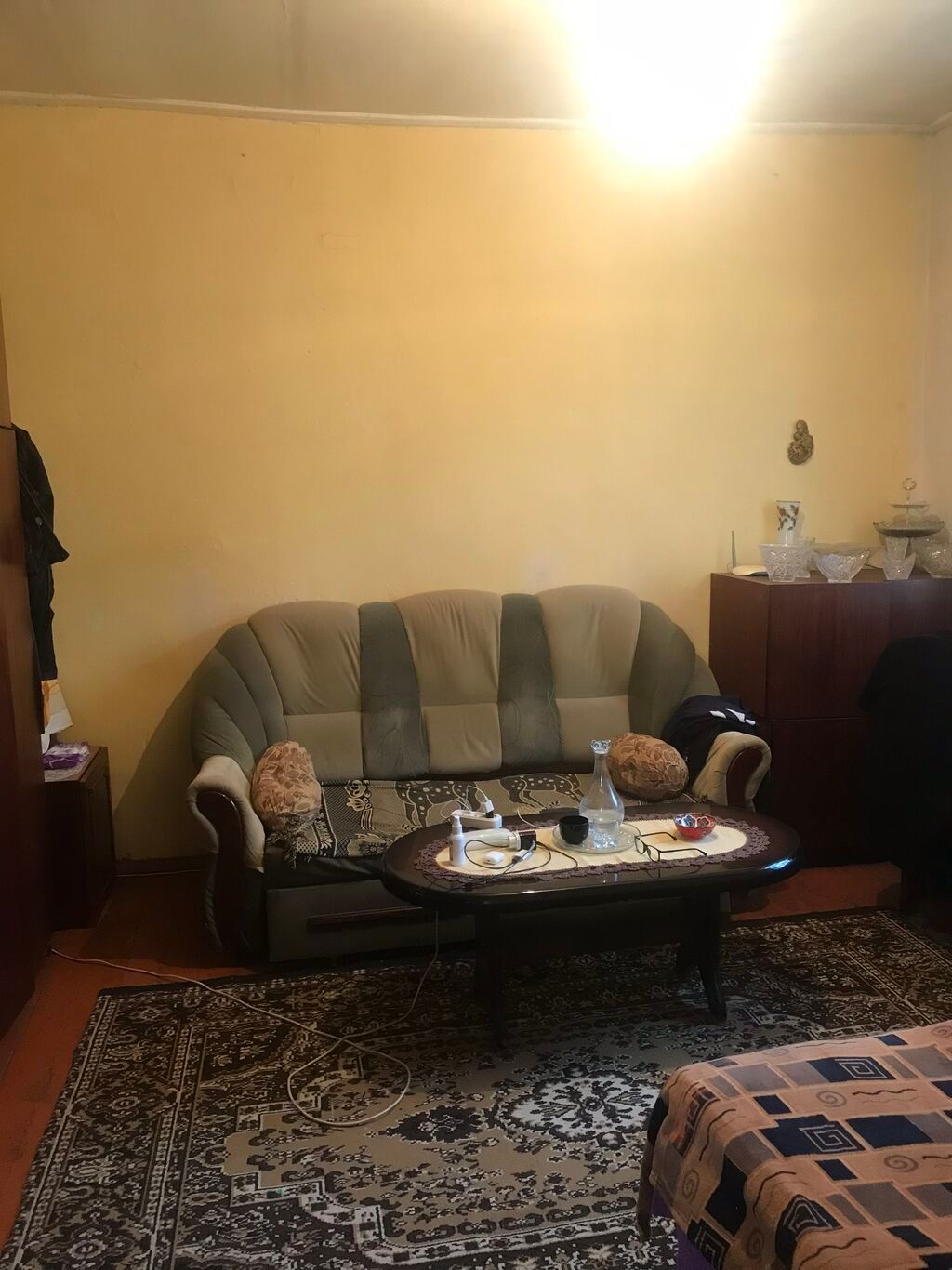 M.Ə. Rəsulzadə qəs. 3 otaqlı, 70 kv. m, Təmirsiz