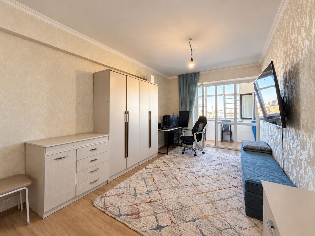 2 комнаты, 70 м², Юг-2 мкр Элитка, 14 этаж, Свежий ремонт: фото 2