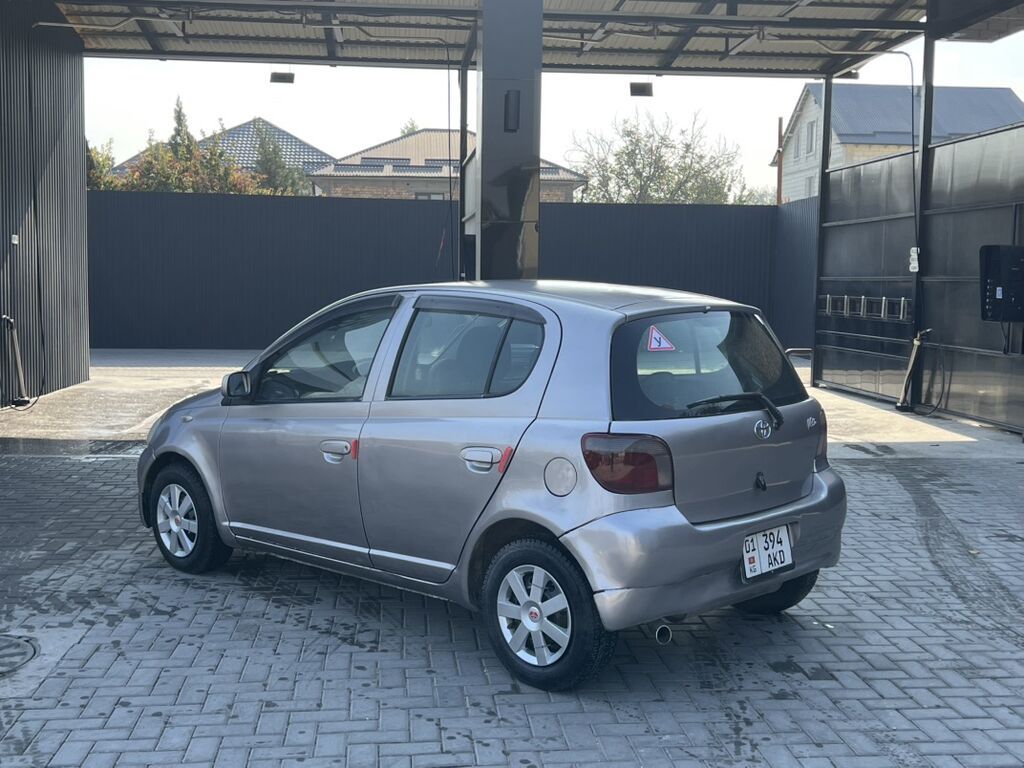 Toyota Vitz: 2002 г., 1.3 л, Автомат, Бензин, Хэтчбэк: фото 6