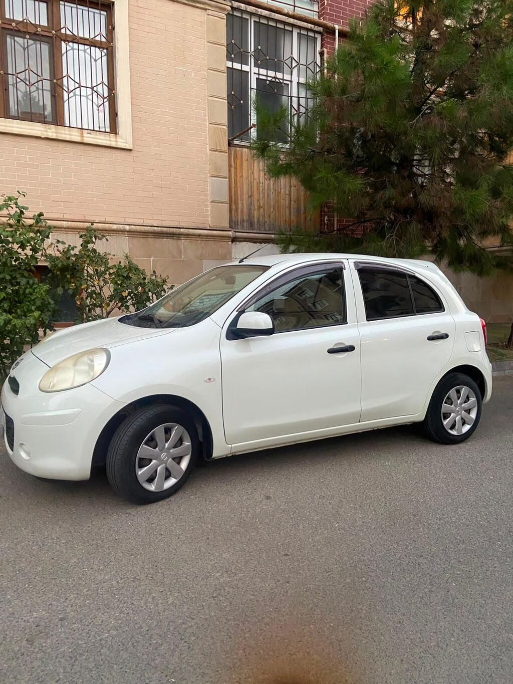 Nissan Micra: 1.2 l | 2012 il Hetçbek